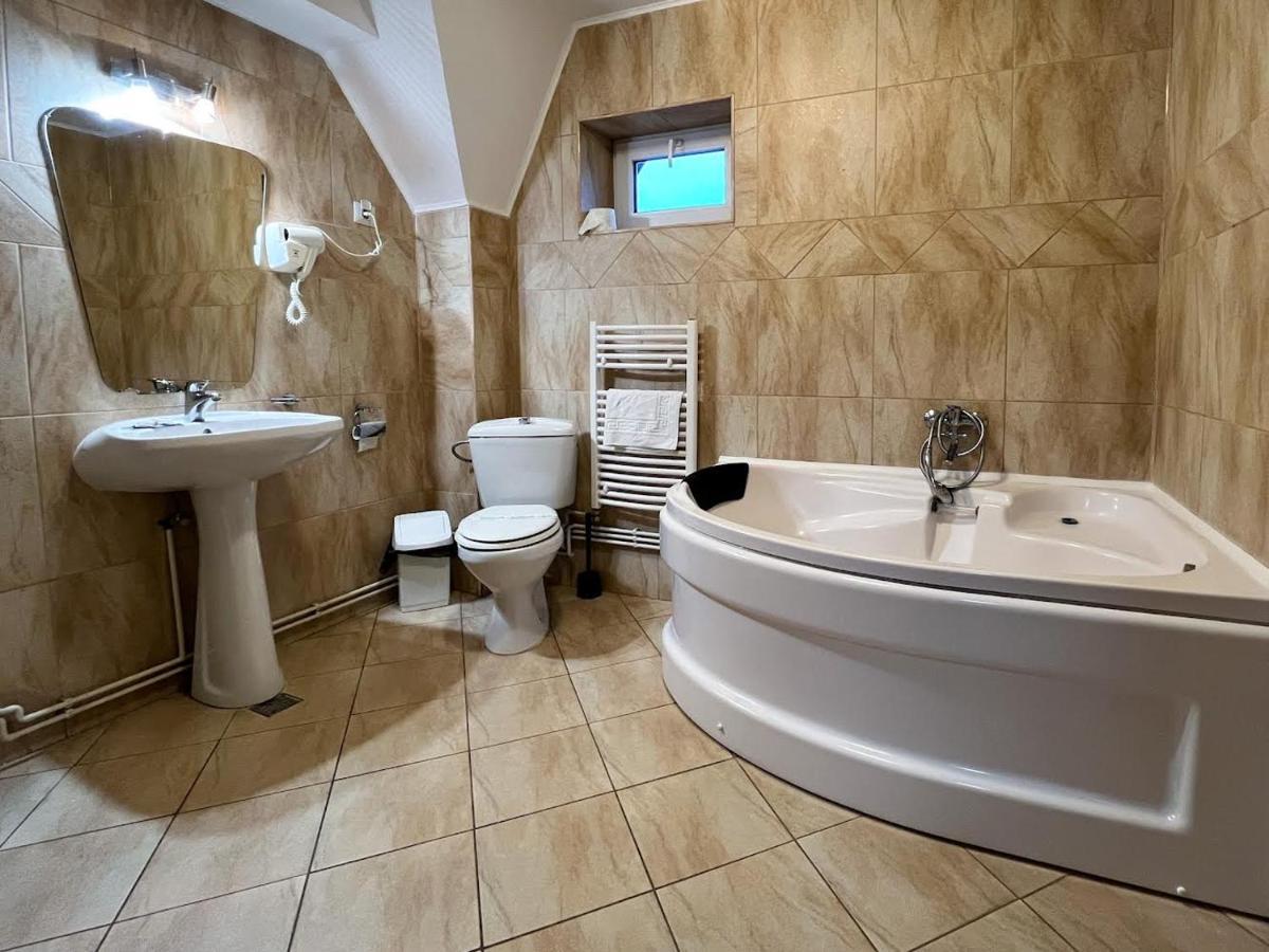 Pensiunea Mirage Tomesti  Exterior foto